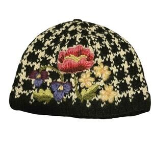 French Knot 100% wool floral embroidered beanie hat